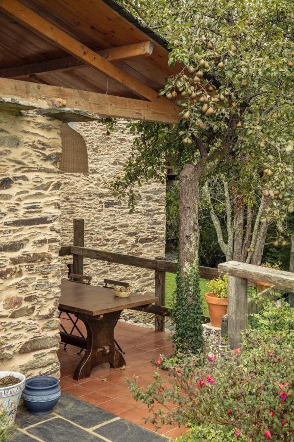 Lugar Del Rio Guest House Couzadoiro Eksteriør bilde